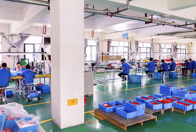 鋁排,鋁排軟連接,鋁箔軟連接,新能源軟連接,銅排,電池軟連接,銅排軟連接,軟連接,銅箔軟連接,柔性母排,疊層母排,銅軟連接,汽車(chē)軟連接,母排